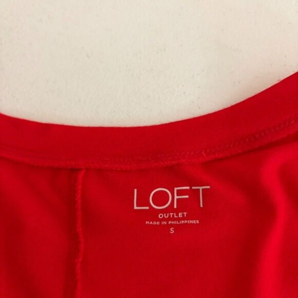 Loft T-Shirt Women's Small Red V-Neck Solid Short Sleeve Casual Shirt Top - Picture 6 of 8